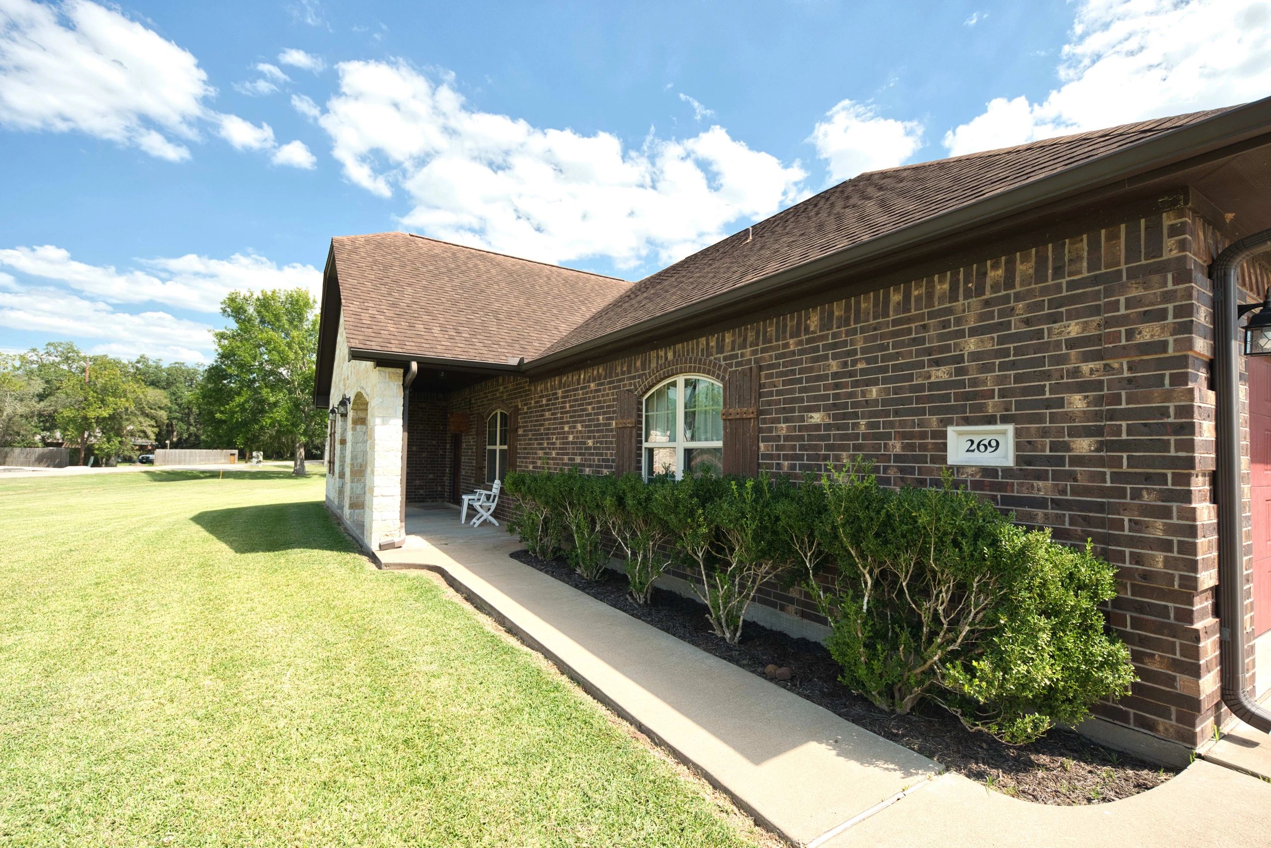 Residential brick patio exterior